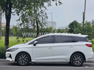 Xe BYD M6 Standard 2025
